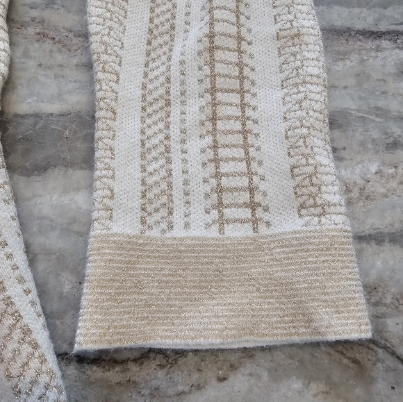 Oliver.o cream and gold shimmer wrap sweater size Large - Picture 9 of 11